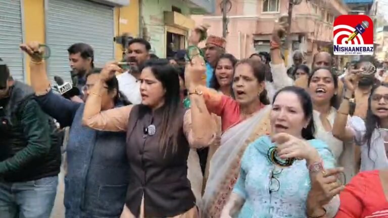 Indore Water Tragedy : आमने-सामने आए दिग्गज: भागीरथपुरा में कैलाश विजयवर्गीय और रीना बोरासी के बीच तीखी नोकझोंक, भारी नारेबाजी से मची अफरा-तफरी