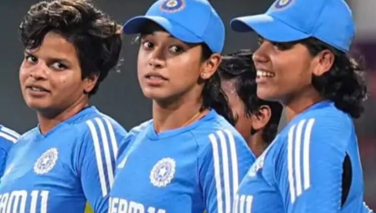 WOMEN CRICKETER