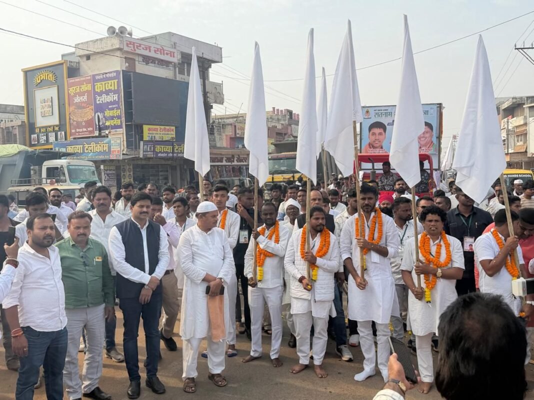 symbol of all social unity : सर्व समाज एकता का प्रतीक : सतनाम संदेश पदयात्रा का खरोरा से भव्य शुभारंभ