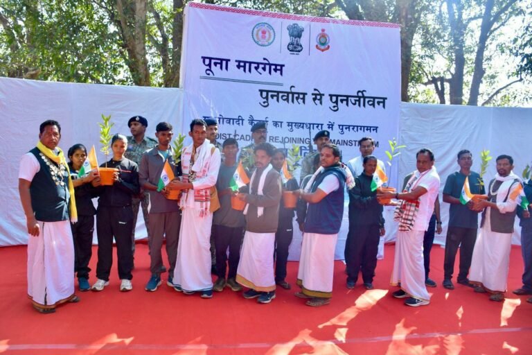 Big success in Sukma : बस्तर में 11 महीनों में 1514 माओवादियों ने किया सरेंडर, AK-47 और स्टेन गन सौंपी