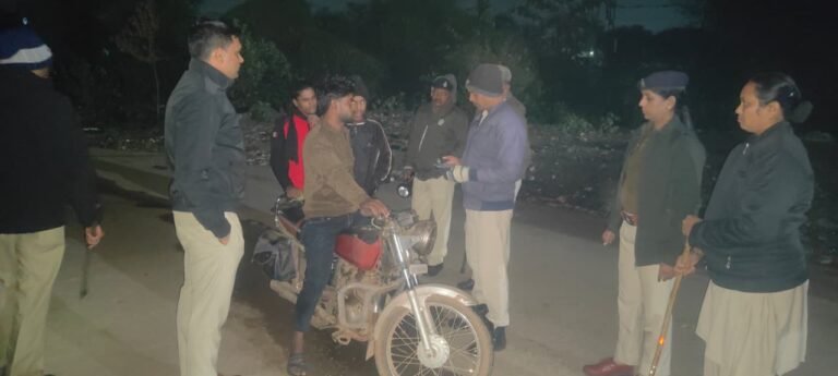 Rajnandgaon Police : एसपी अंकिता शर्मा के निर्देशन में शहर के संवेदनशील क्षेत्रों में चला वाहन जांच अभियान