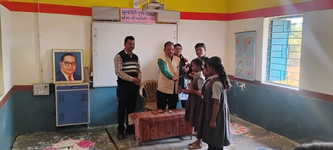 Government School : शासकीय पूर्व माध्यमिक शाला पतरापाली में बेगलेस डे पर रंगोली प्रतियोगिता का आयोजन