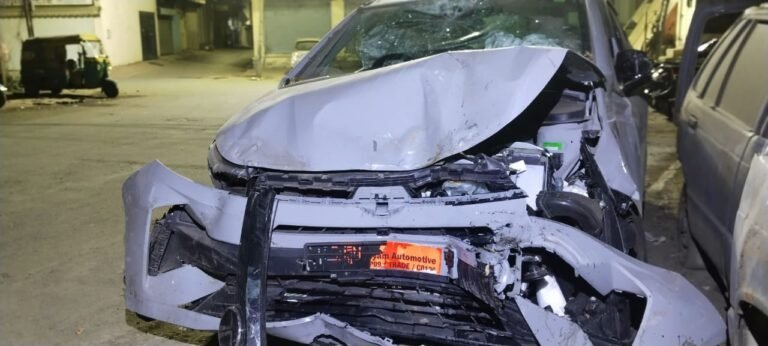 Indore Accident : देर रात तेज रफ्तार कार का कहर, सोनकर धर्मशाला के पास ऑटो और गुमटी को मारी टक्कर; चालक फरार