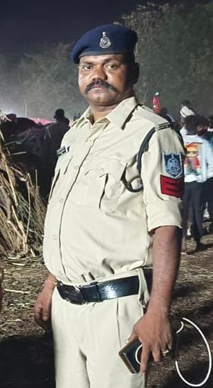 Head constable hanged himself : बड़वानी पुलिस महकमे में शोक की लहर, प्रधान आरक्षक ने सरकारी क्वार्टर में लगाई फांसी