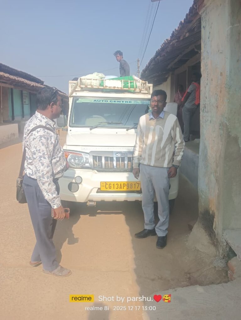 Illegal paddy smuggling : लैलूंगा में प्रशासन की ‘सर्जिकल स्ट्राइक’ : नायब तहसीलदार हिमांशु सिंह ने अवैध धान से लदी दो गाड़ियां पकड़ीं