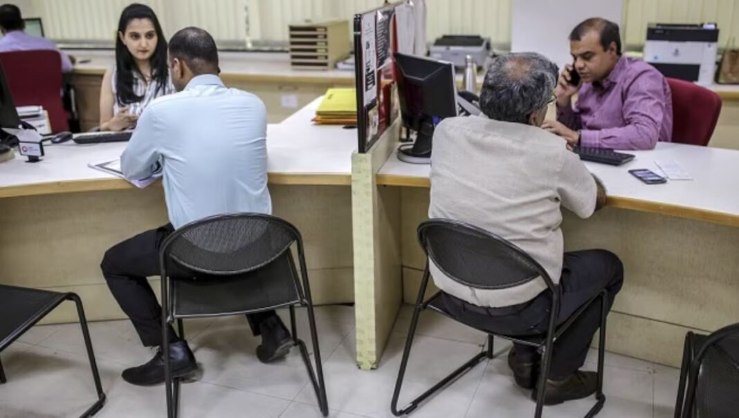 Job News : BOI में सरकारी नौकरी का सुनहरा मौका, 514 पद खाली; सैलरी ₹1.20 लाख तक, कल आवेदन की आखिरी तारीख