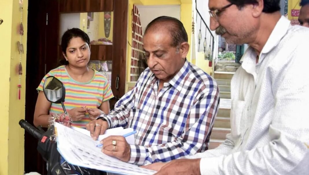 M.P News : भोपाल में SIR का पहला चरण पूरा, 4.38 लाख मतदाता सूची से बाहर, 35 हजार मृत मतदाताओं के हटेंगे नाम