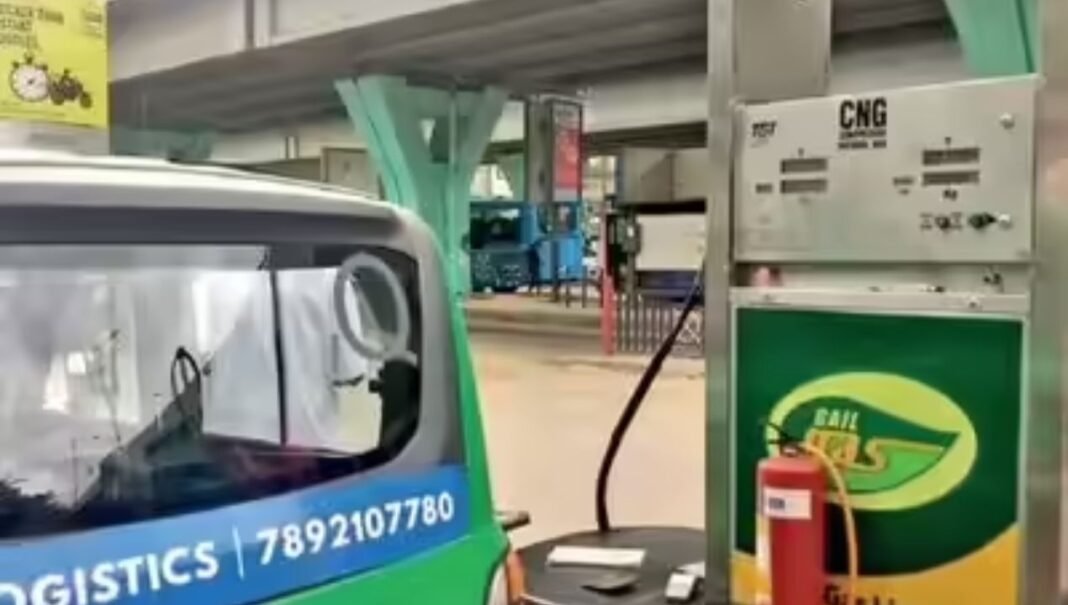 CNG-PNG Price : नए साल में ‘मोदी सरकार’ का ख़ास तोहफा! 1 जनवरी से घटेंगे CNG-PNG के दाम, जानें क्या होगी कीमत