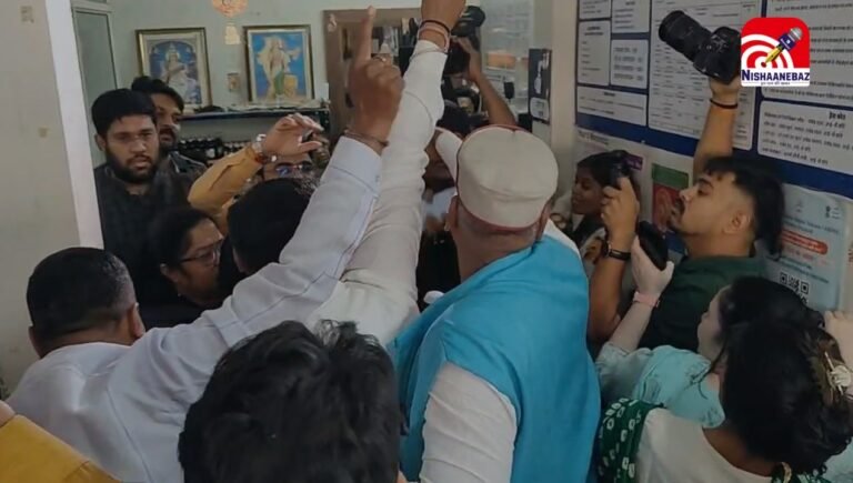 Indore News : भागीरथपुरा आयुष्मान सेंटर पर महिला कांग्रेस का हंगामा, महापौर से तीखी बहस