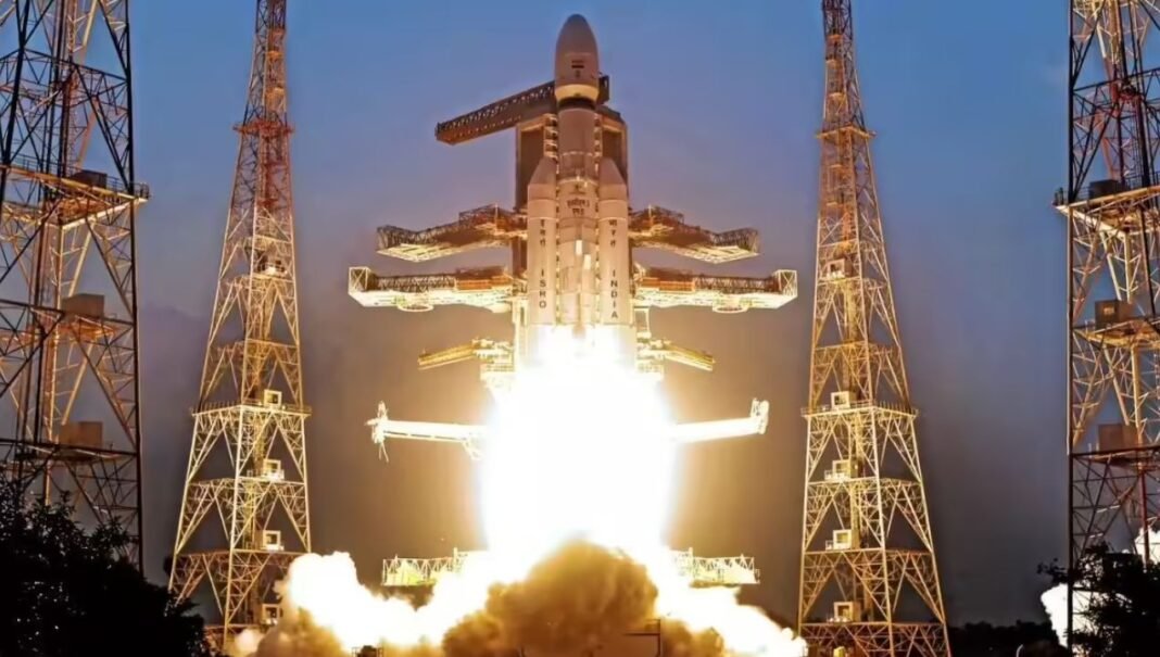 अंतरिक्ष में भारत ने रचा नया इतिहास! ISRO का सबसे भारी कमर्शियल पेलोड Bluebird-2 Satellite लॉन्च- VIDEO