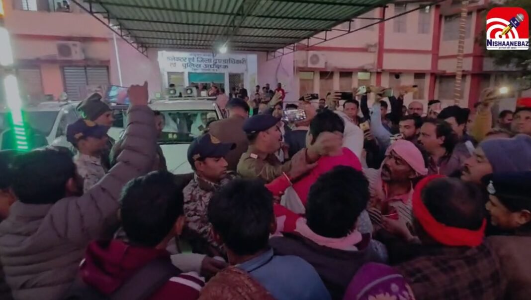 Niwari Farmers Protest : निवाड़ी में किसानों का उग्र प्रदर्शन, प्रभारी मंत्री की गाड़ी घेरी, पुलिस से झड़प