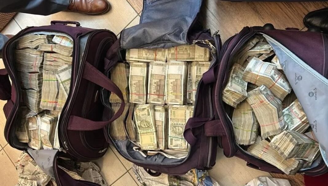 Big News : रक्षा सौदों में रिश्वत का खेल! जानें कौन है लेफ्टिनेंट कर्नल दीपक कुमार शर्मा, जिसके घर से मिले 2 करोड़, पत्नी भी आरोपी