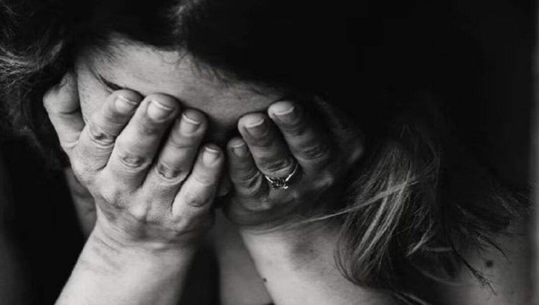 C.G Crime : नौकरी का झांसा देकर सरगुजा से दो युवतियाँ तस्करों के हवाले, उज्जैन में बेच डाला