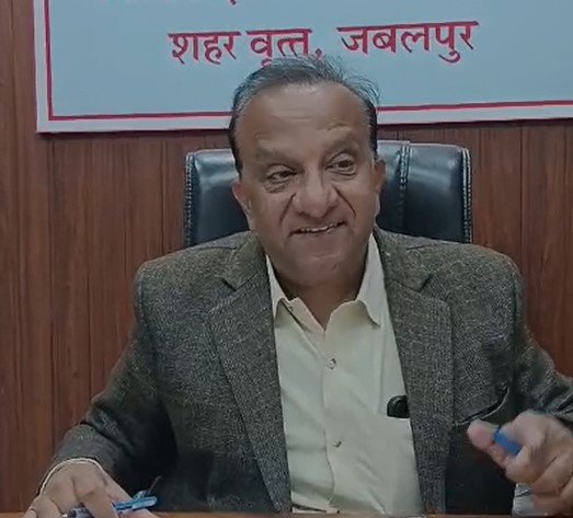 Jabalpur News : जबलपुर में विद्युत विभाग की बड़ी कार्रवाई: 50 हजार से अधिक बकाया पर दुकान सील, गुलाब का फूल देकर की गई कुर्की