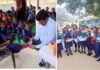 Bacheli News : गामावाड़ा जामपारा के ग्रामीण स्कूल में प्राइमरी और मिडिल स्कूल छात्रों में फिरोज़ नवाब ने जनसहयोग से किया जूता मोजा का वितरण Bacheli News