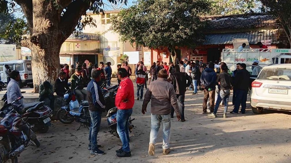 CG News: छत्तीसगढ़–झारखंड सीमा पर बस हादसा, ओरसा घाटी में पलटी यात्री बस, 5 की मौत, कई घायल