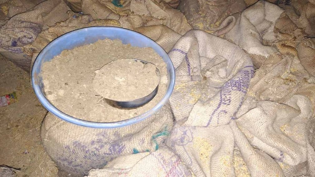 CG NEWS : धान खरीदी केंद्र में घोटाले का खुलासा, 99 लाख का धान गायब, बोरियों में मिली मिट्टी-कंकड़