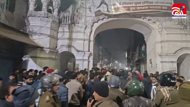 Jabalpur Badkul Hotel Dispute : जबलपुर में ‘भजिया’ विवाद : जैन समाज पर अभद्र टिप्पणी और व्यापारी से मारपीट  के बाद कमानिया गेट पर पुलिस तैनात