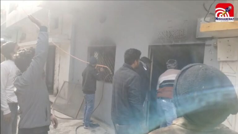 Rewa House Fire News : रीवा में अग्निकांड : बाणसागर कॉलोनी में धू-धू कर जला जफर तेली का घर, लाखों की गृहस्थी स्वाहा