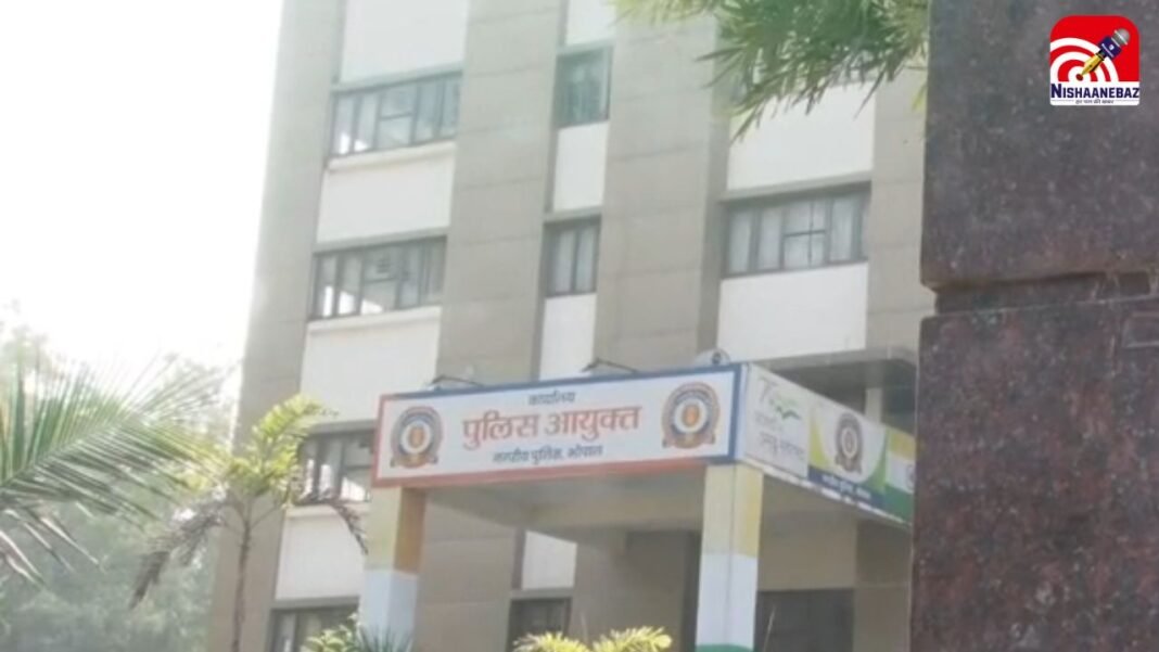 Bhopal Police Social Media Ban : भोपाल पुलिस का ‘डिजिटल स्ट्राइक’ आदेश : भड़काऊ पोस्ट पर कमेंट-जवाबी कमेंट किया तो होगी जेल; धारा 163 के तहत होगी सख्त कार्रवाई