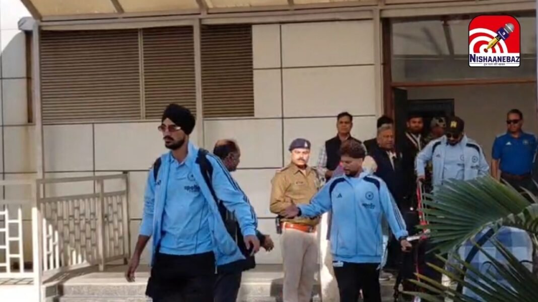 IND vs NZ ODI Holkar : अभेद्य सुरक्षा के बीच इंदौर में क्रिकेट सितारों की एंट्री: शुभम गिल और अर्शदीप को देख झूमे क्रिकेट प्रेमी