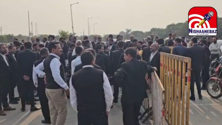 Rewa Model Court : रीवा मॉडल कोर्ट बना रणक्षेत्र: चालानी कार्रवाई से भड़के वकील, यातायात थाना प्रभारी और पुलिस बल को खदेड़ा बाहर