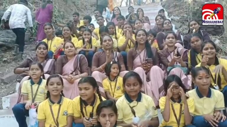 Turturiya Dham Visit : किताबी ज्ञान के साथ व्यवहारिक शिक्षा जरूरी: खरोरा के विद्यार्थियों ने किया तुरतुरियाधाम का शैक्षणिक भ्रमण