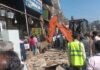 Sarai Market Encroachment Drive : चेतावनी के बाद एक्शन: सरई में नगर परिषद और पुलिस की संयुक्त कार्रवाई, जेसीबी से ढहाए गए अवैध कब्जे