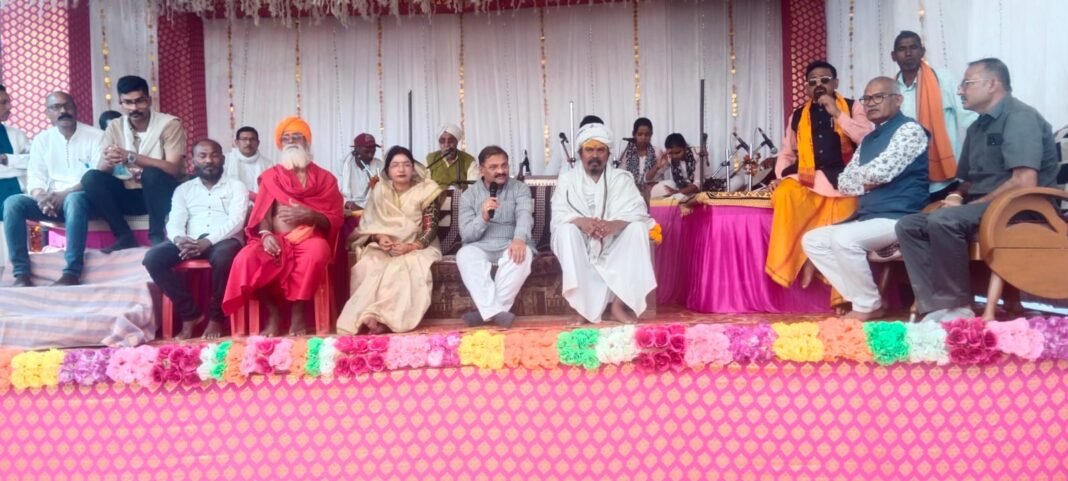 Ram Rang Manas Mahotsav : सांसद संतोष पांडे का उद्घोष: “भगवान राम और श्रीकृष्ण ही भारत की असली पहचान”