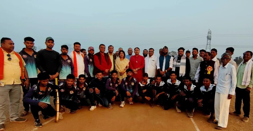 MP Santosh Pandey Trophy 2026 : रोमांचक मोड़ पर पहुंची सांसद ट्रॉफी: बेलरगोंडी और टेढ़ेसरा समेत 5 टीमों ने क्वार्टर फाइनल में बनाई जगह