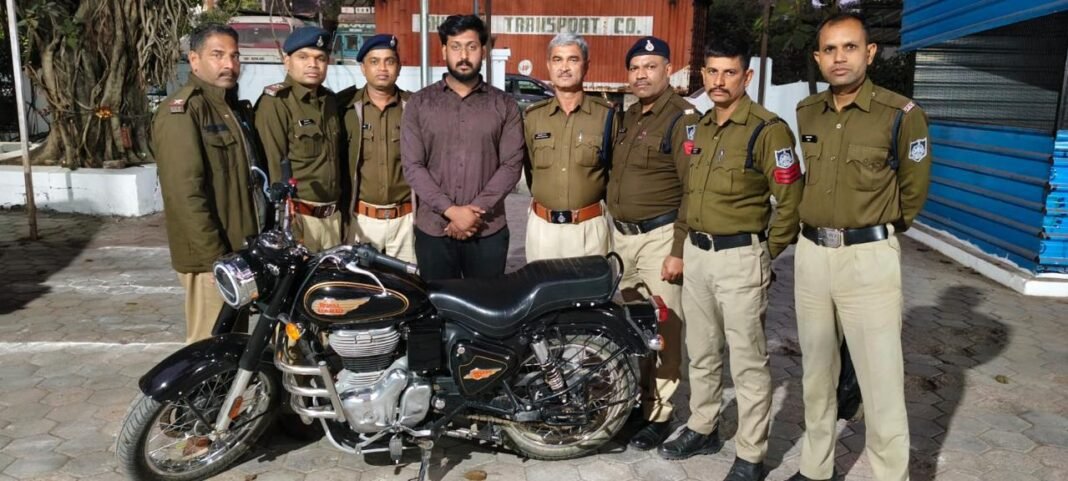 Indore Crime News : इंदौर में सनसनीखेज वारदात: हॉस्टल लौट रही कॉलेज छात्रा के साथ रास्ते में दुष्कर्म