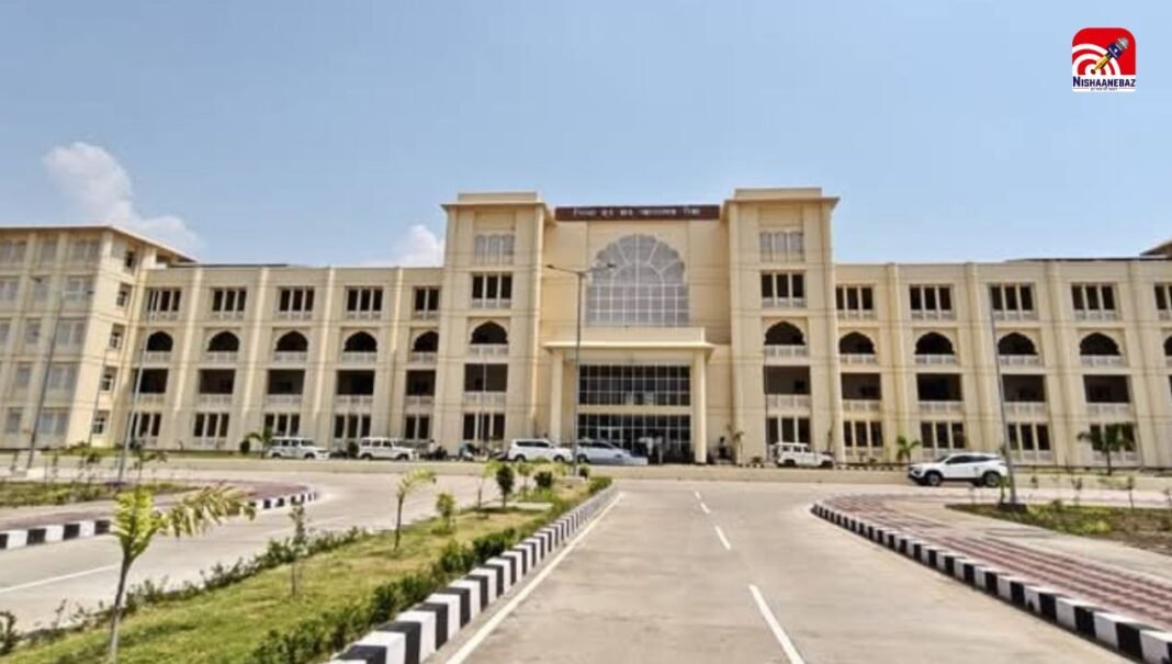 M.P News : रीवा जिला कोर्ट को बम से उड़ाने की धमकी, ईमेल मिलते ही मचा हड़कंप, परिसर कराया गया खाली