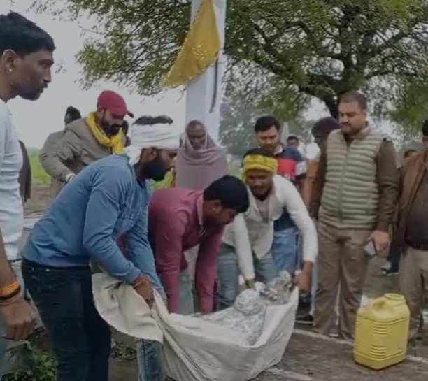 Datia News : दतिया में प्राचीन शिव मंदिर में तोड़फोड़,नंदी बाबा खंडित, नाग देवता को पहुंचाया नुकसान