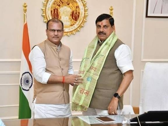 niwari News: विधायक अनिल जैन की पहल से बदलेगी गांवों की तस्वीर, मुख्यमंत्री मजरा-टोला सड़क योजना से 86 सड़कों का होगा निर्माण