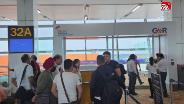 फिर थमीं उड़ानें, दिल्ली-मुंबई समेत कई शहरों का चेक-इन सिस्टम फेल, इंडिगो, अकासा, स्पाइसजेट और एयर इंडिया की उड़ानें प्रभावित