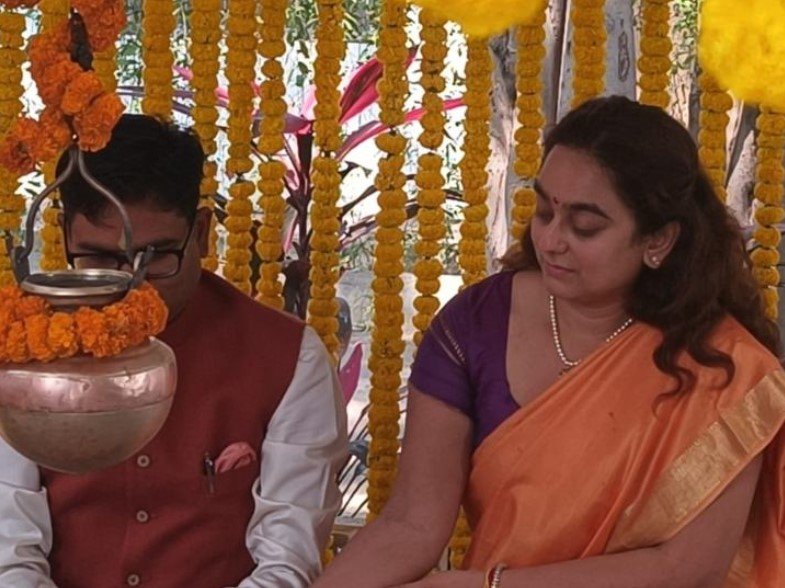 CG Budget 2026-27 : वित्त मंत्री ओपी चौधरी आज पेश करेंगे राज्य का तीसरा बजट: बजट पेश करने से पहले मंदिर में की पूजा-अर्चना