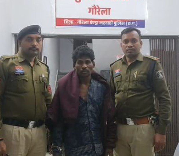 CG NEWS: चरित्र शंका में पति ने की पत्नी की हत्या, कुल्हाड़ी से किया जानलेवा हमला