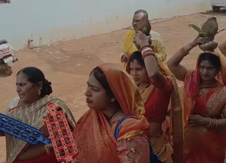 CG NEWS : खरोरा में श्री शिव परिवार स्थापना महोत्सव का शुभारंभ