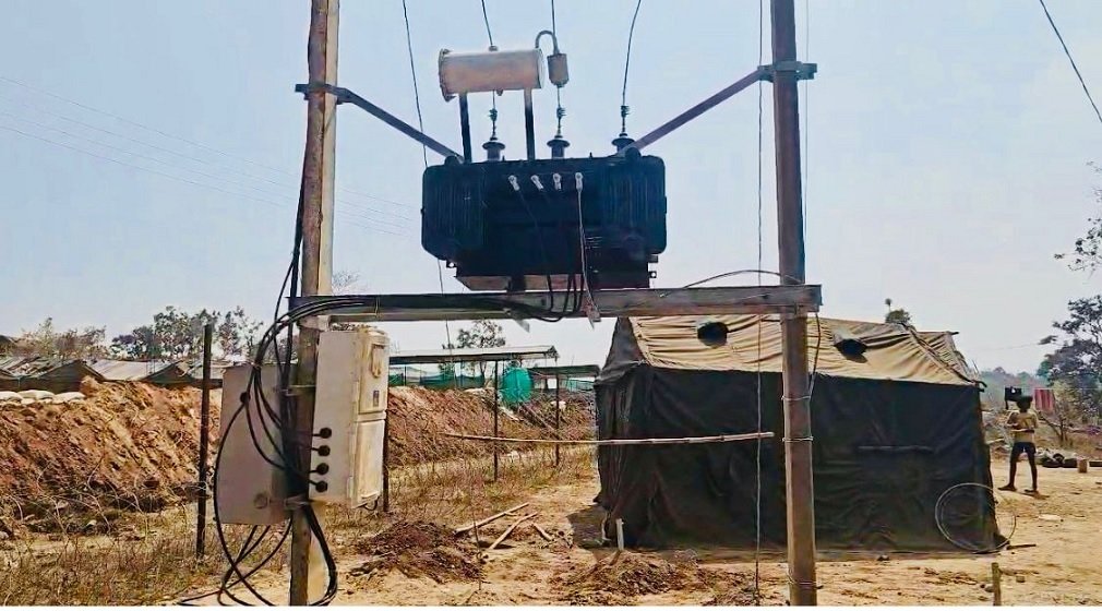 CG NEWS : लाल आतंक का अंधेरा छंटा, नक्सलियों के सुरक्षित ठिकाने ‘गोगुंडा’ में पहली बार जला बल्ब