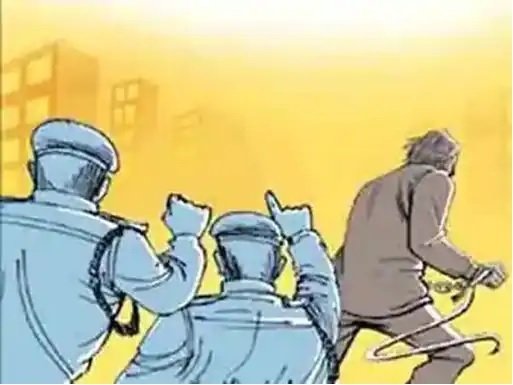 Raipur Crime: रायपुर कोर्ट से पेशी के दौरान बाप-बेटे फरार, हत्या के प्रयास के आरोपी; 4 घंटे की तलाश के बाद FIR दर्ज