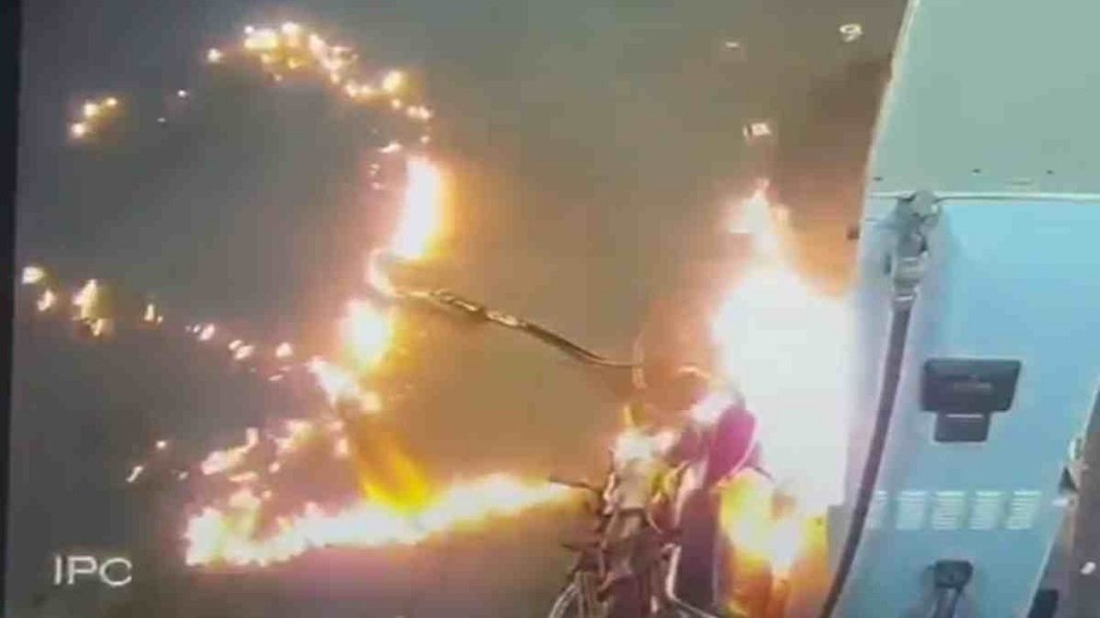 CG NEWS : रायपुर के उरला में पेट्रोल पंप पर आगजनी, कर्मचारियों की सतर्कता से टली बड़ी दुर्घटना