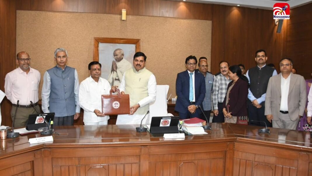 वंदे मातरम के साथ शुरू हुई मंत्रिपरिषद बैठक, CM मोहन ने दी वित्त टीम को शुभकामनाएं