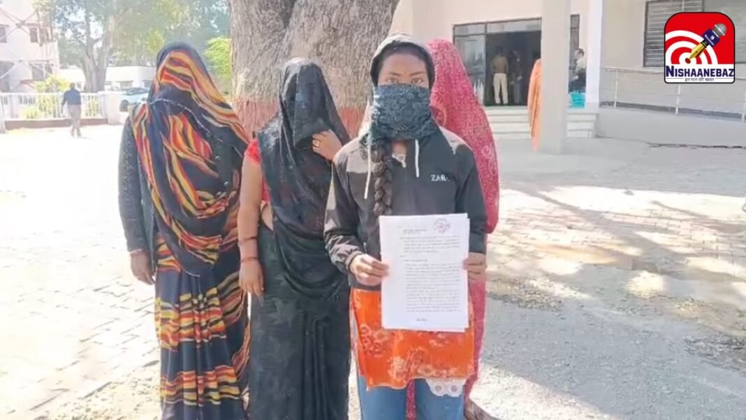 Govindgarh Police Controversy : रक्षक ही बने भक्षक! छेड़खानी की शिकायत करने पहुँची किशोरी, पुलिस ने परिजनों पर ही दर्ज किया केस