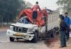 Pickup Truck Collision Gamhariya : एनएच-43 पर खड़ी ट्रक से टकराई तेज रफ्तार पिकअप; हादसे के बाद ट्रक चालक फरार, दो घायल जिला अस्पताल में भर्ती