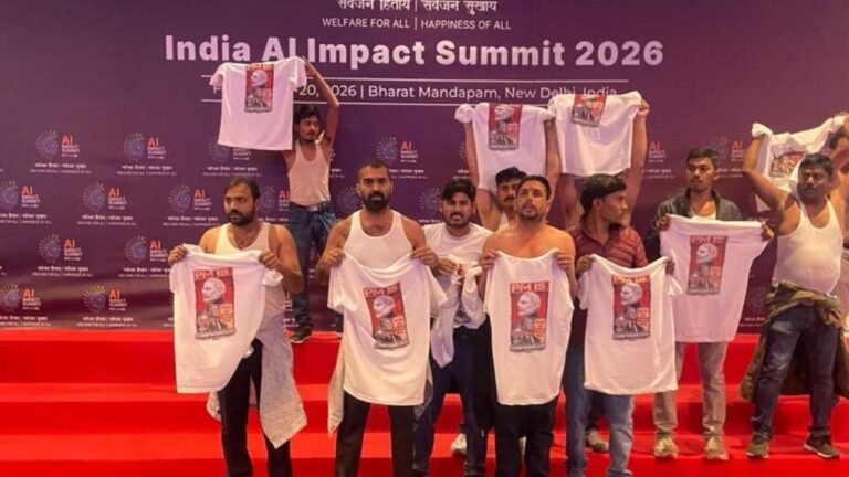 AI समिट में यूथ कांग्रेस का हंगामा: ‘PM IS COMPROMISED’ के पोस्टर लहराए; अमेरिका के साथ ट्रेड डील का किया विरोध