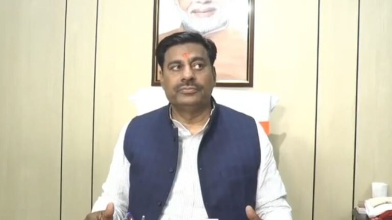 Rameshwar Sharma Statement : रामेश्वर शर्मा का कांग्रेस पर बड़ा हमला: “राहुल गांधी खेतों में गए तो फसल बर्बाद करेंगे, हेमंत कटारे के लिए बीजेपी में वैकेंसी नहीं”