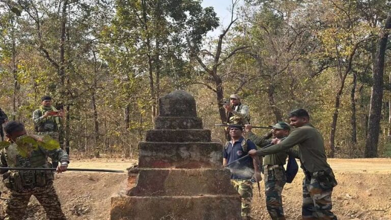 Naxal Monuments Destroyed : नक्सलवाद के खिलाफ बड़ी कार्रवाई: सुरक्षाबलों ने ध्वस्त किए 44 नक्सली स्मारक; प्रचार तंत्र को लगा करारा झटका
