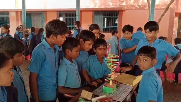 Eelda Sankul Science Fair : ईल्दा संकुल में विज्ञान मेला व टीएलएम प्रदर्शनी संपन्न; विद्यार्थियों ने ज्वालामुखी और पवन ऊर्जा के मॉडल से दिखाई प्रतिभा