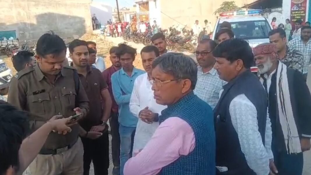 Rewa BJP Leader Controversy : रीवा में धार्मिक भावनाओं से खिलवाड़: भाजपा नेता के गृह प्रवेश में देवी-देवताओं पर अभद्र टिप्पणी