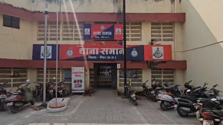 Rewa Police Discipline Action : ड्यूटी के दौरान शराब के नशे में धुत मिला प्रधान आरक्षक; वीडियो वायरल होते ही एसपी ने किया लाइन अटैच